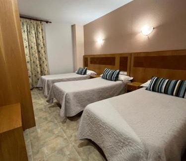El Molar House | Hostal Azul