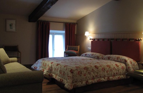 Aoiz House | Hostal Beti-jai