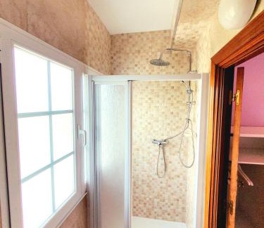 Lira House | Hostal Cachiño
