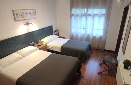 Villafranca del Bierzo Hostel | Hostal Cruce