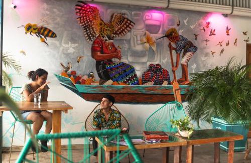 Flores House | Hostal Don Cenobio
