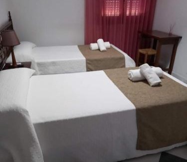 Herrera del Duque House | Hostal El Fogon De Felisa