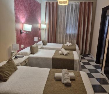 Herrera del Duque House | Hostal El Fogon De Felisa