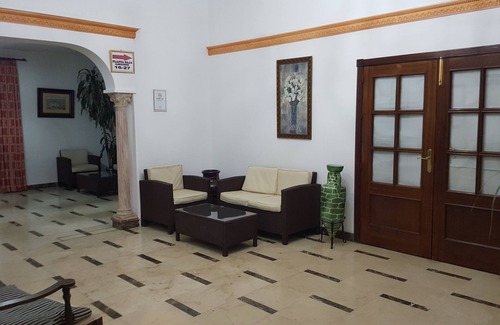 Bollullos Par del Condado Hostel | Hostal Restaurante el Lirio