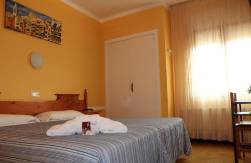 Caldes de Malavella House | Hostal Fabrellas