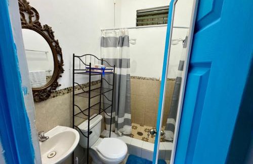 Flores House | Hostal Inn 1