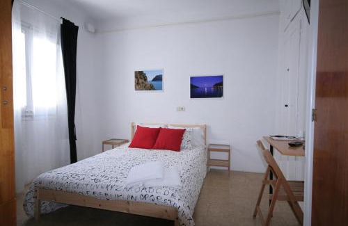 Portbou House | Hostal Juventus