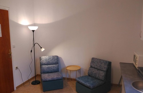 Portbou Hostel | Hostal Juventus