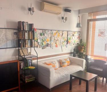 Arenys de Mar House | Hostal La Lluna