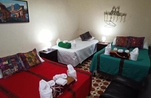 Antigua Guatemala Bed & Breakfast | HOSTAL LA PAZ