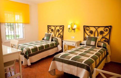 Zahora House | Hostal Los Pinos