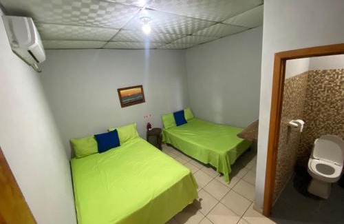 Acajutla House | Hostal los Tarros