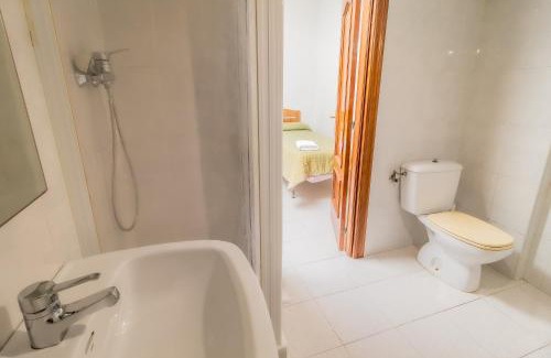 Villalonquejar House | Hostal - Restaurante La Buena Villa by Vivere Stays