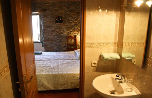 Llivia House | Hostal Ruso
