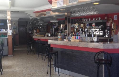 Santa Marina del Rey House | Hostal Salones Victoria