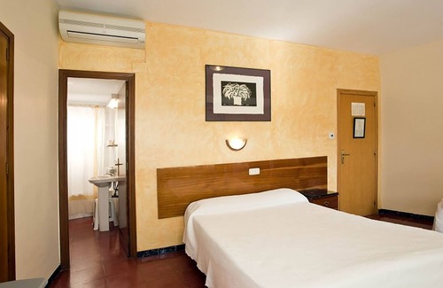 Oliva Hostel | Hostal Tropical