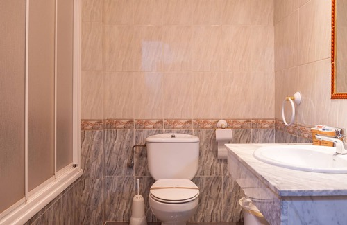 Valdepenas Hotel | Hostal Valdepeñas by Bossh Hotels
