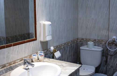 Valdepenas Hotel | Hostal Valdepeñas by Bossh Hotels