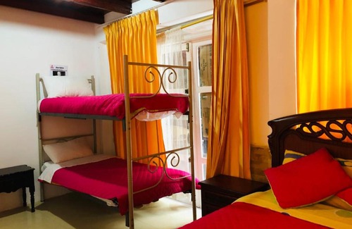 Ulba House | Hostal y Restaurante Yachak