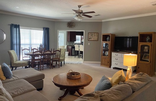 Valdosta House | Hosted home 2 minutes off I-75 Northlake Community-private 2BR/1BA & keyless pad
