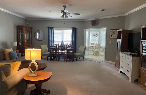 Valdosta House | Hosted home 2 minutes off I-75 Northlake Community-private 2BR/1BA & keyless pad