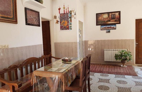 Ashkez̄ar Hostel | Hostel ∙ 8 guests