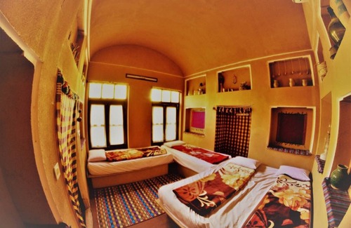 Ashkez̄ar Hostel | Hostel ∙ 8 guests