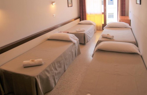 L'Estartit House | Hostel Costa Brava