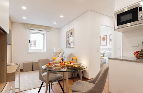 Leixões Apartment | HostWise - Elegant and Stylish Flat