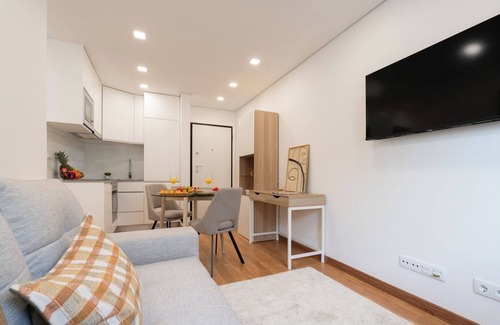 Leixões Apartment | HostWise - Elegant and Stylish Flat