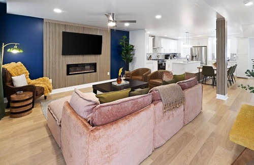 Central Northside House | Hot Tub | 5br | Parking | Deck | Amenities Galore!