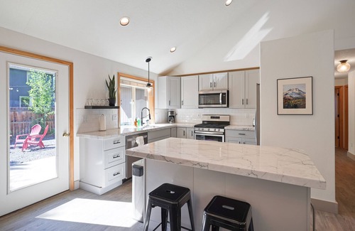 Southwest Bend House | Hot Tub, AC, Beautiful, Fully Fenced Yard, Close to Everything!