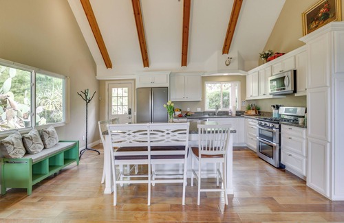 Rainbow CDP House | Hot Tub + Balcony: Rainbow Retreat Near Wineries!