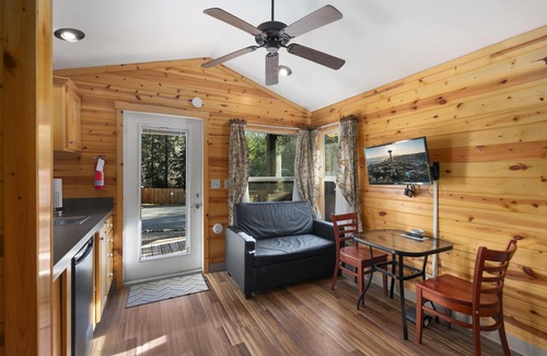 Union Cabin | Hot Tub Cabin #12