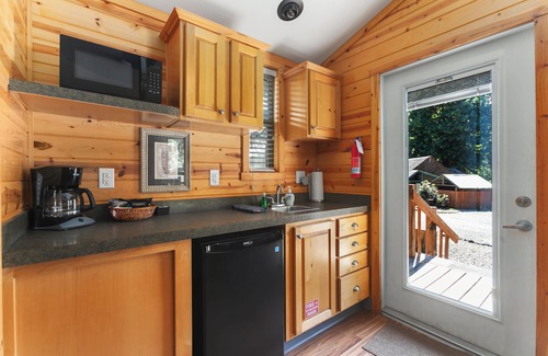 Union Cabin | Hot Tub Cabin #13