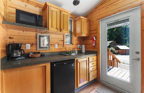 Union Cabin | Hot Tub Cabin #9