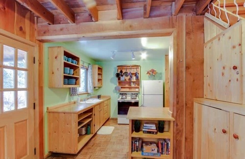 McCall Cabin | Hot Tub | Cabin | Euro Feel near Brundage