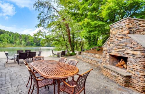 Six Mile House | Hot Tub, Dock, Lakefront Luxe Six Mile Retreat