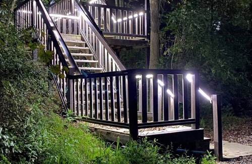 East Fultonham Cabin | Hot tub, Equipped Kitchen, Charcoal Grill, Picnic Patio