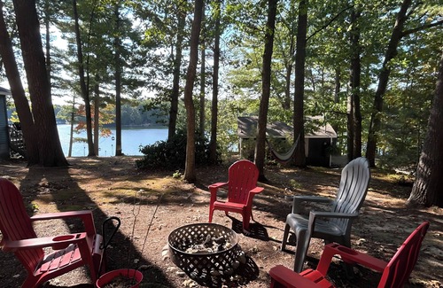 Mayfield Cabin | Hot Tub Escape - Peaceful Lake Cabin-Kayaks, Canoe, Pedalboat - Pet friendly
