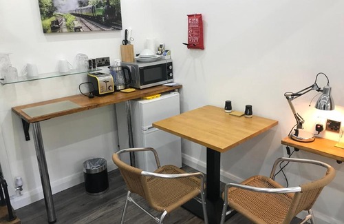 Leek Apartment | Hot Tub Escapes near Alton Towers Staffordshire