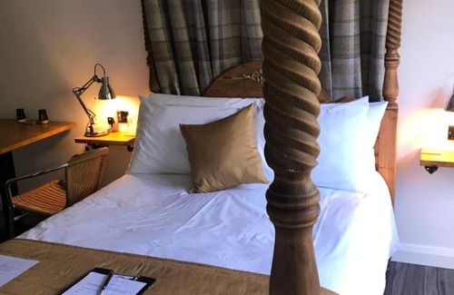 Leek Apartment | Hot Tub Escapes near Alton Towers Staffordshire