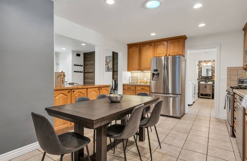 Midvale House | Hot Tub, Fire Pit and Barrel Sauna, and one left turn to worlds best skiing!