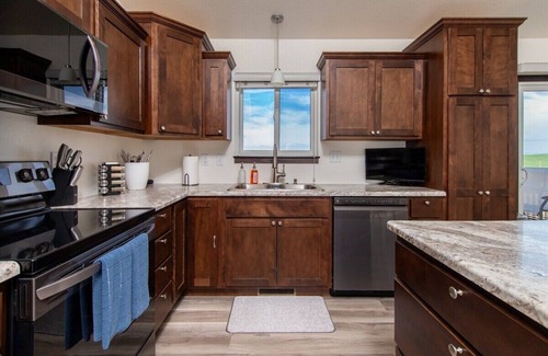 Rapid Valley House | ⁑Hot Tub⁑Fire Pits⁑Great Views⁑New Construction⁑