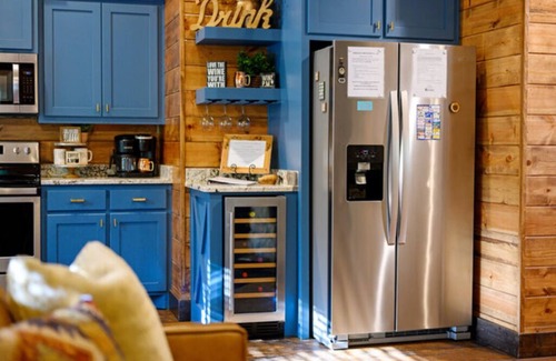 Ringold Cabin | Hot tub, fireplaces, perfect for romantic honeymoons and anniversaries, private