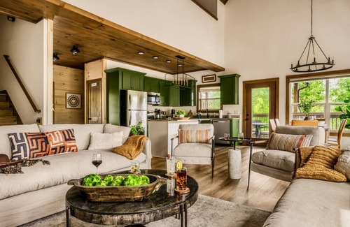 Chalet Village Cabin | Hot Tub, Game Room, Fire Pit, VIEWS, Luxe Modern - Coyote Cabin
