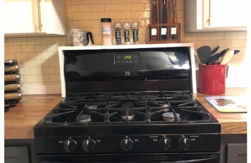 Denison House | Hot Tub ~Game Room~Movie Room~Boat Parking~Privacy