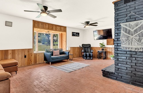 Ardmore House | Hot Tub Haven on Meadow