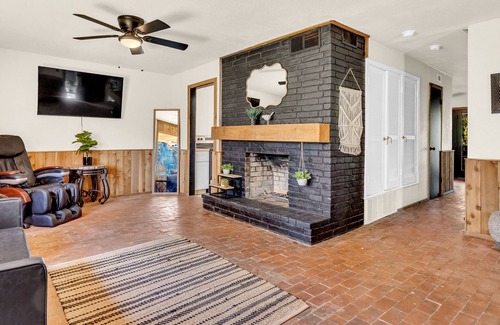 Ardmore House | Hot Tub Haven on Meadow