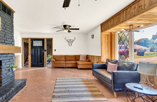 Ardmore House | Hot Tub Haven on Meadow